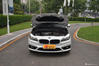 2018款宝马2系旅行车218i 1.5T自动时尚型
