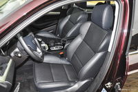 2016款众泰SR7 1.5T手动魔方之心版