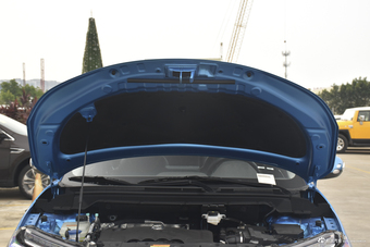 2017款风神AX4 1.6L手动潮尚型