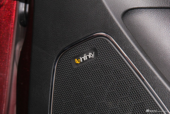 2017款宝骏560 1.5T DCT尊享型