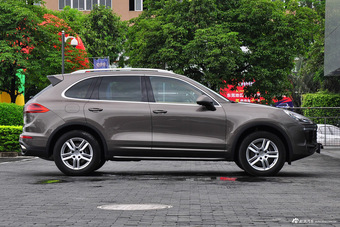 2015款 卡宴Cayenne S E-Hybrid 3.0T自动 棕色
