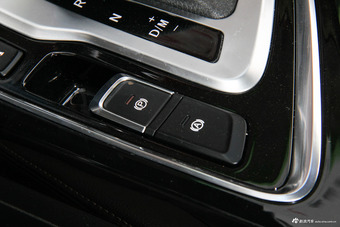 2017款宝骏560 1.5T DCT尊享型