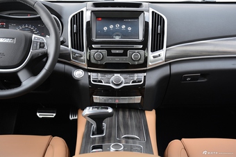 2017款哈弗H9 2.0T自动汽油尊享型5座