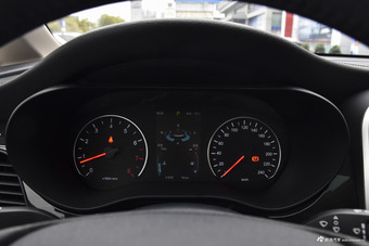 2017款比亚迪宋MAX 1.5T自动互联精英型