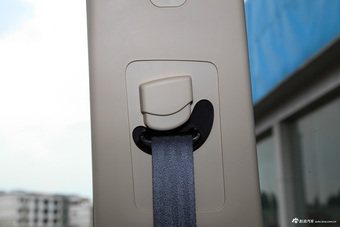 2017款宝骏560 1.5T DCT尊享型