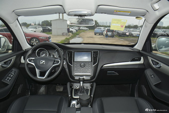 2016款众泰SR7 1.5T自动魔方之路版图片