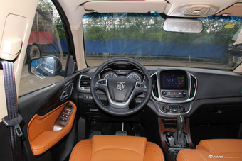 2017款宝骏560律动版1.8L iAMT尊享型