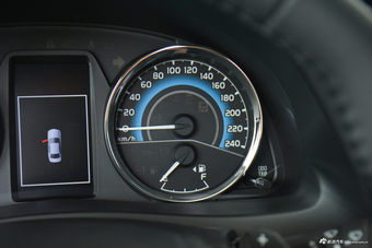 2018款卡罗拉双擎1.8L自动E-CVT智尚版