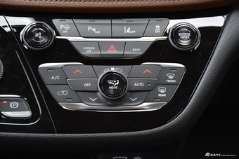 2017款大捷龙3.6L自动尊享版