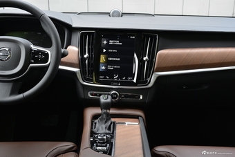 2019款沃尔沃S90 2.0T自动T5智尊版