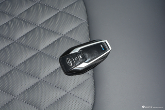 2017上汽大通D90 2.0T自动四驱北极星