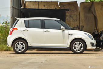 2014款雨燕1.5L自动时尚型