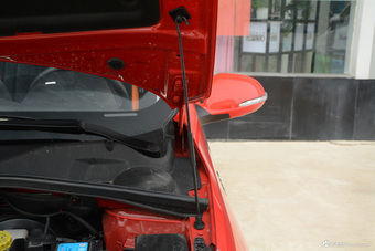 2017款宝骏310 1.5L手动豪华型