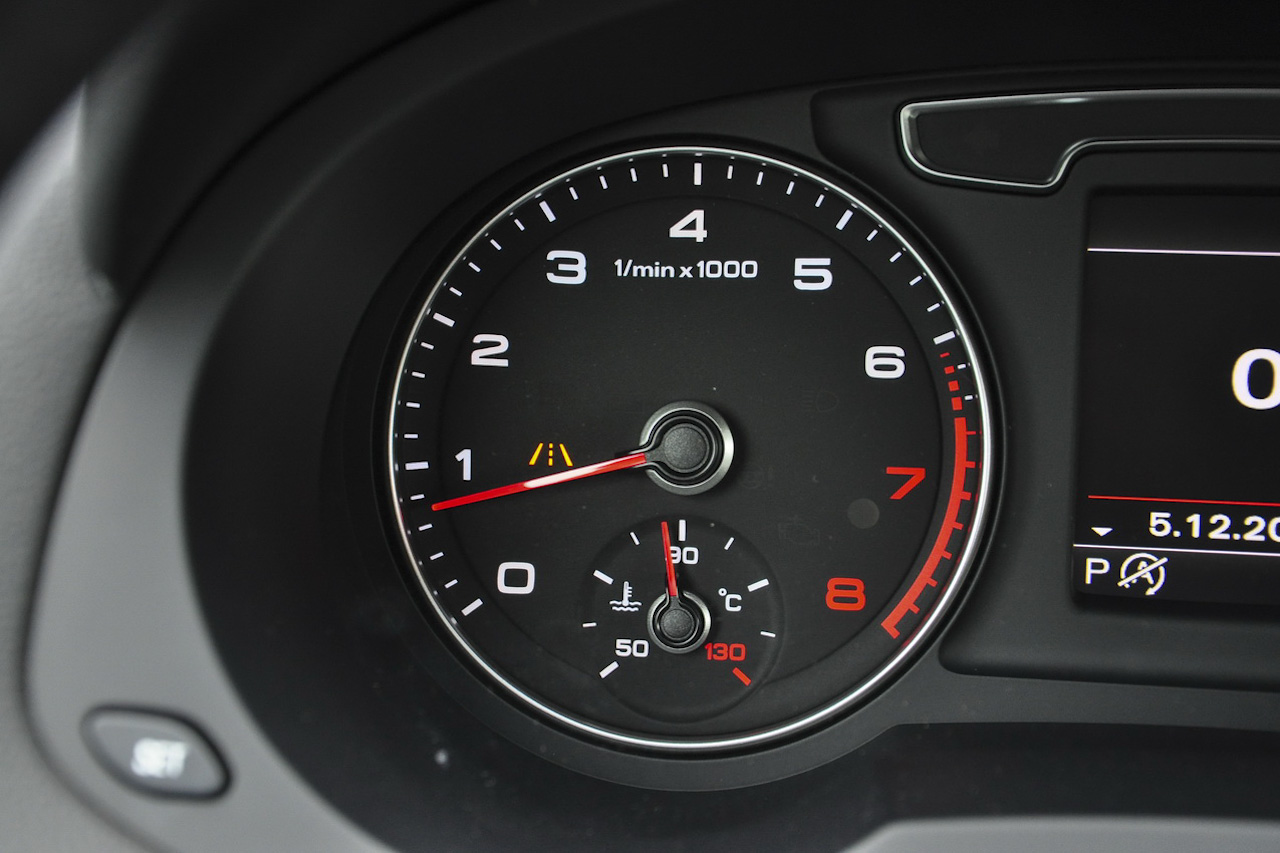 2016款奥迪Q3 2.0T自动35TFSI风尚型