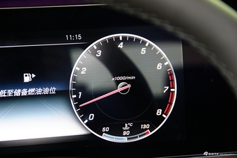 2017款奔驰E级3.0T自动 320 L 4MATIC