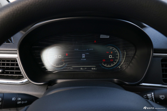 2018款风光S370 1.5L手动豪华型7座