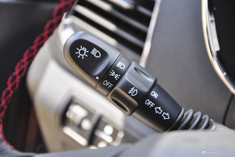 2016款宝骏560 1.8L AMT智能手动版豪华型 勃艮第红