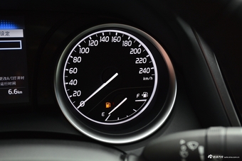   2018款凯美瑞2.0E自动领先版