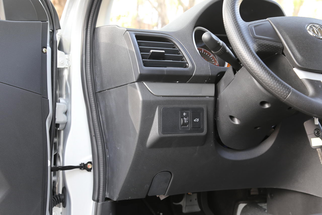 2017款启腾V60 1.5L手动舒适型