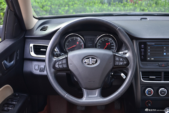 2017款奔腾B30 1.6L 手动舒适型