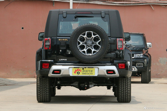 2018款北京BJ40 PLUS 2.3T自动四驱尊享版