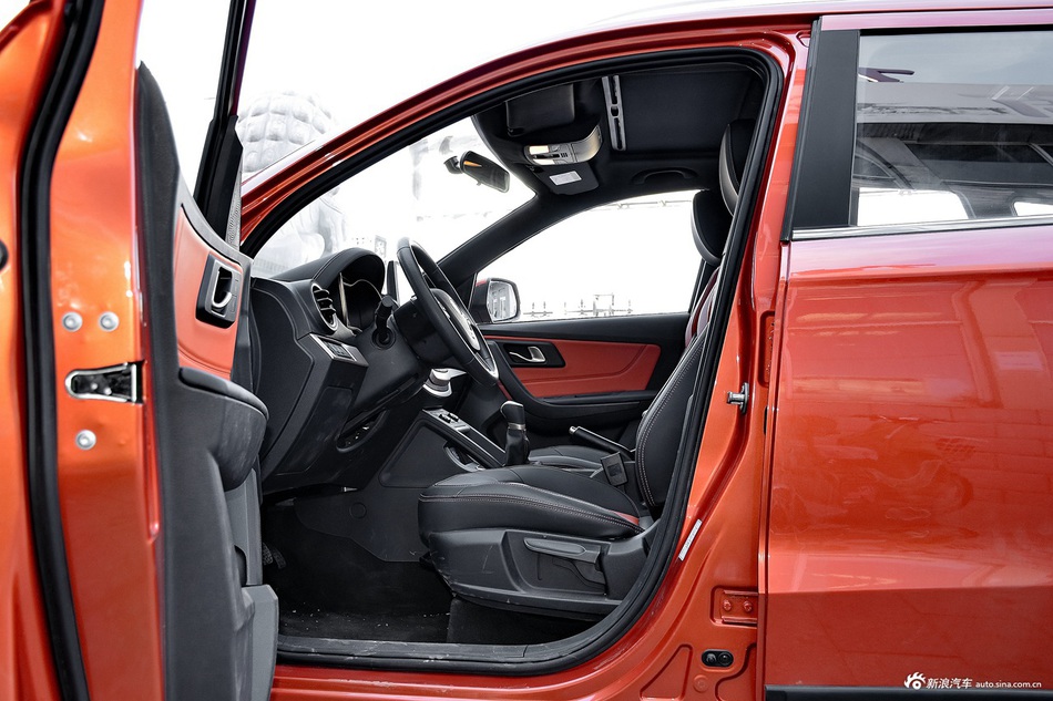 2017款奔腾X40 1.6L手动