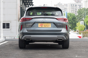 2018款英菲尼迪QX50 2.0T自动两驱时尚版