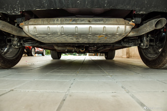 2016款中华V3 1.5T自动旗舰型 炫耀红