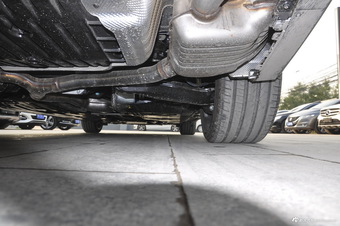 2016款奔驰E级2.0T自动E300L 运动豪华型 