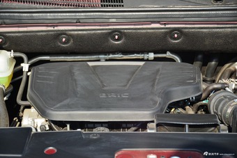 2017款北汽威望 M50f 1.3T手动豪华型（红）