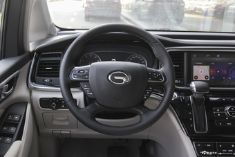 2018款传祺GM8自动320T旗舰版