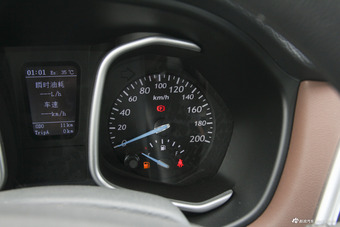 2018款领主2.5T手动两驱精英型大双JE4D25Q5A