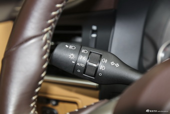 2015款雷克萨斯ES 2.0L自动200舒适版