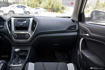 2016款名爵锐行1.5L自动风尚版