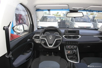 2018款宝骏530 1.5T手动舒适型