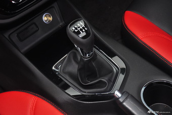 2016款东南DX3 SRG 1.5T手动旗舰型