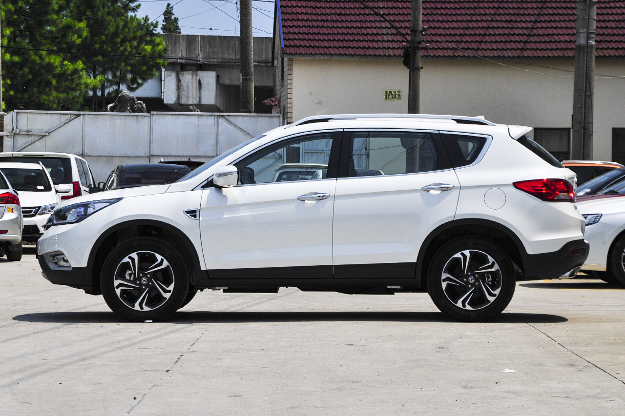 2016款东风风神AX7 2.3L自动智尊型