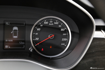 2017款宝骏560 1.5T 手动舒适型7座 