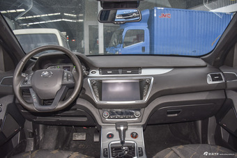 2015款陆风X7 2.0T自动全景尊享版