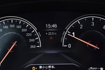 2018款宝马5系改款2.0T自动530Li尊享型豪华套装