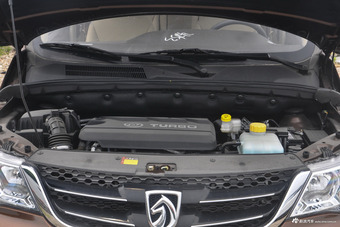 2016款宝骏730 1.5T手动标准版 7座