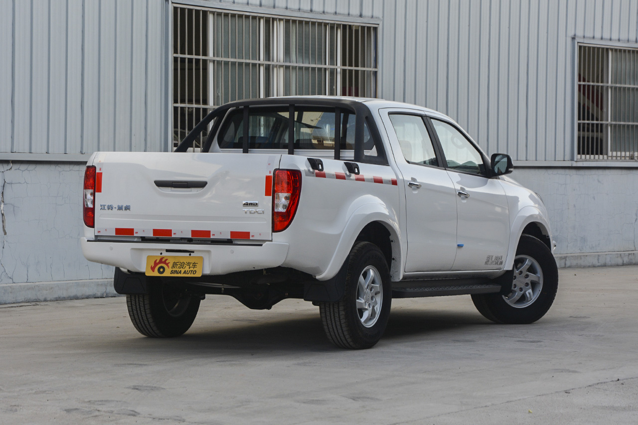 2017款域虎2.4T手动柴油四驱豪华版JX4D24A5