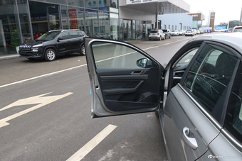 2018款朗逸1.4T自动舒适版280TSI DSG