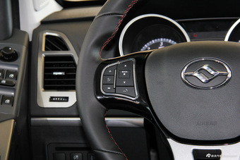 2017款黄海N3 2.5T手动两驱运动版XD25T5