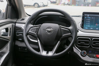 2019款海马S5 1.5T手动精英型230T