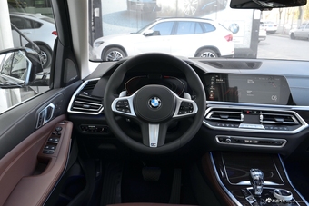 2019款宝马X5 3.0T自动 xDrive40i 尊享型 M运动套装