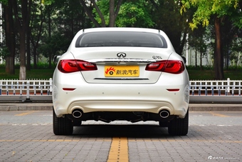 2017款英菲尼迪Q70L 2.5L自动精英版