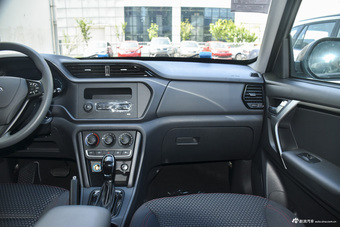 2016款瑞虎3 1.6L自动风尚版