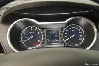 2016款风神AX3 1.5L自动尚酷型