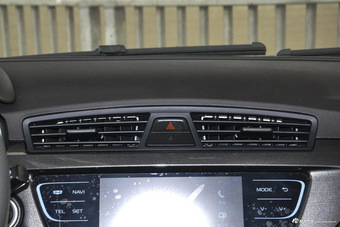 2017款吉利帝豪1.5L自动RS两厢百万款向上版